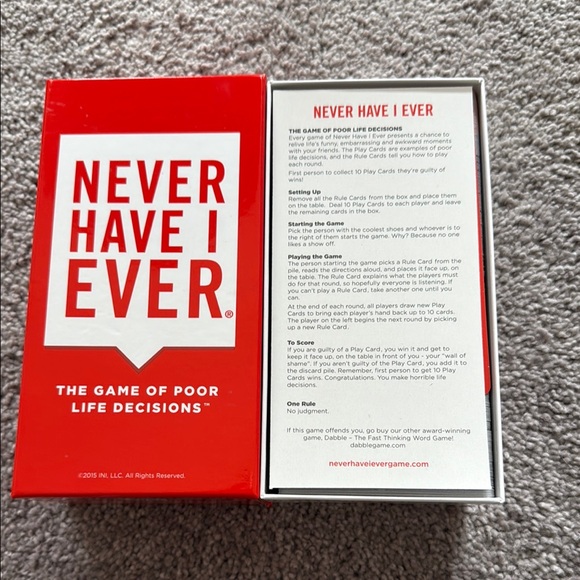 Card Game - Red - Picture 6 of 9